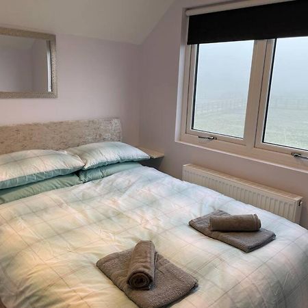 Hanaverian Suit With Amazing Views Of Stud Farm. Driffield Exterior photo